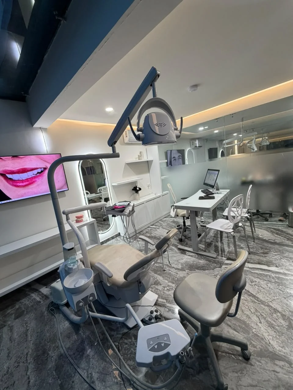 Modern dental operatory - Dental del Real