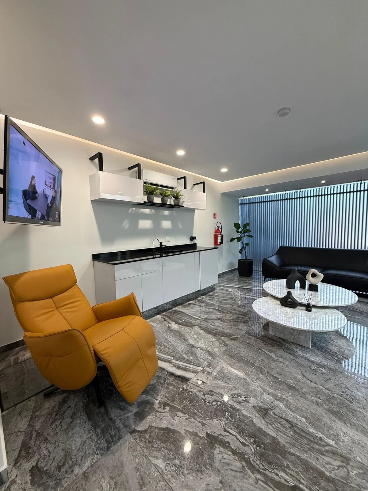 Waiting lounge at Dental del Real