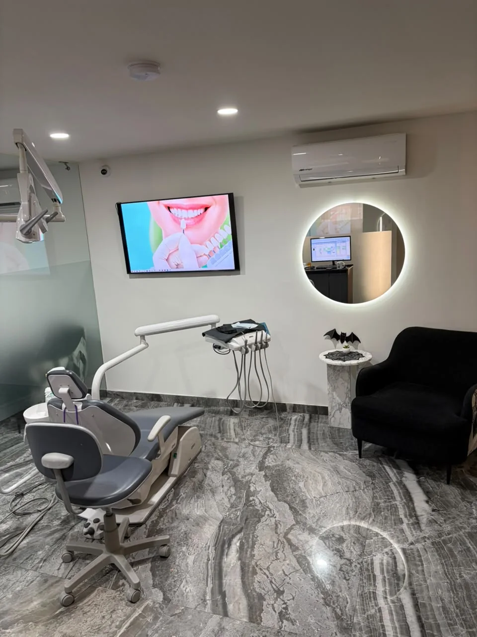 Patient treatment room