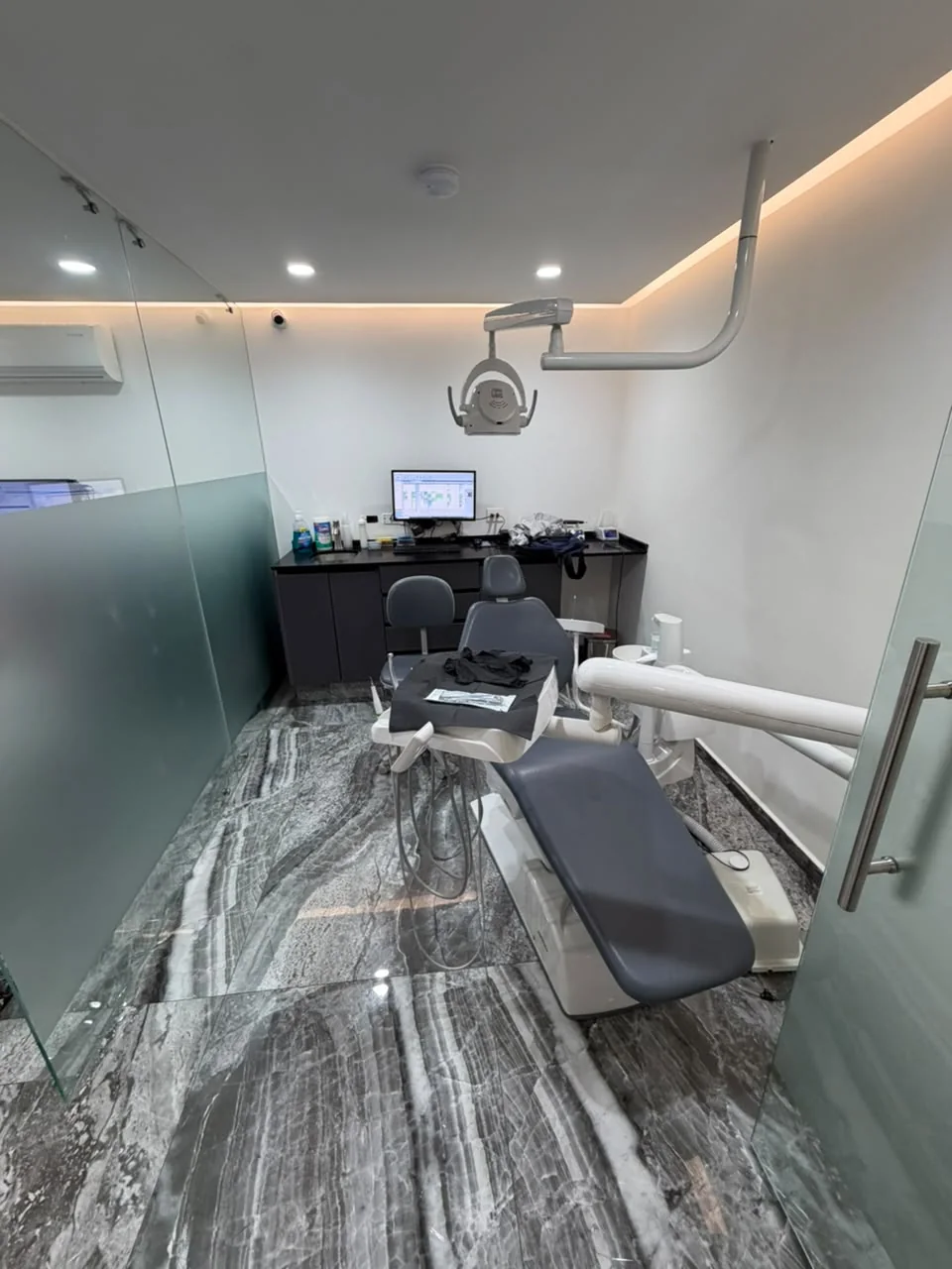 Treatment room with natural light